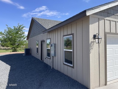 Beautiful new build overlooking the golf course, featuring on Snowflake Municipal Golf Course in Arizona - for sale on GolfHomes.com, golf home, golf lot