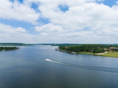 Tucked away in a cove, Lot 17 aka Oak Cove N. is quiet and on Twisted Oaks Golf Club in Texas - for sale on GolfHomes.com, golf home, golf lot