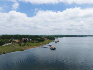 Tucked away in a cove, Lot 17 aka Oak Cove N. is quiet and on Twisted Oaks Golf Club in Texas - for sale on GolfHomes.com, golf home, golf lot