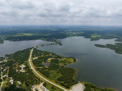 Tucked away in a cove, Lot 17 aka Oak Cove N. is quiet and on Twisted Oaks Golf Club in Texas - for sale on GolfHomes.com, golf home, golf lot