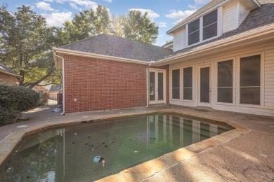 Welcome to this beautiful 4-bedroom, 3-bathroom residence on Thorntree Country Club in Texas - for sale on GolfHomes.com, golf home, golf lot