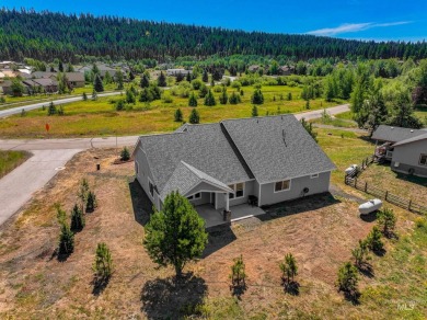 Turnkey, Fully furnished McCall mountain getaway - Newly on McCall Municipal Golf Course in Idaho - for sale on GolfHomes.com, golf home, golf lot
