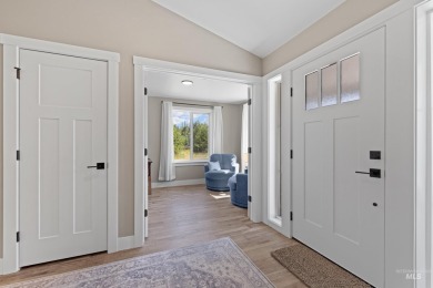 Turnkey, Fully furnished McCall mountain getaway - Newly on McCall Municipal Golf Course in Idaho - for sale on GolfHomes.com, golf home, golf lot
