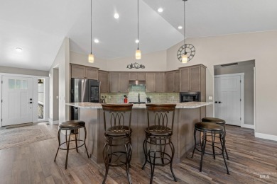Turnkey, Fully furnished McCall mountain getaway - Newly on McCall Municipal Golf Course in Idaho - for sale on GolfHomes.com, golf home, golf lot