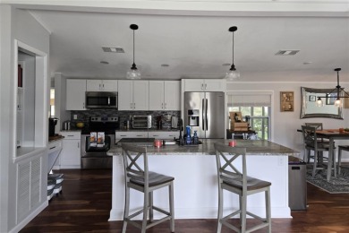 2-BEDROOM 2 BATH home, beautifully remodeled home with bonus on Zellwood Station Country Club in Florida - for sale on GolfHomes.com, golf home, golf lot