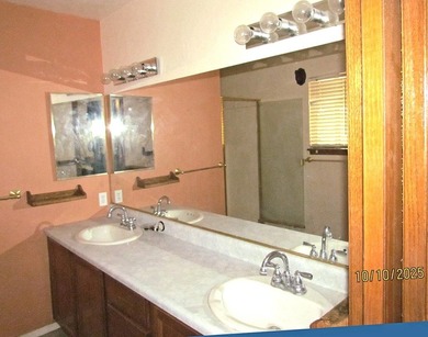 Beautiful home in the Valle Vista Golf Course Community, nestled on Valle Vista Golf Course in Arizona - for sale on GolfHomes.com, golf home, golf lot