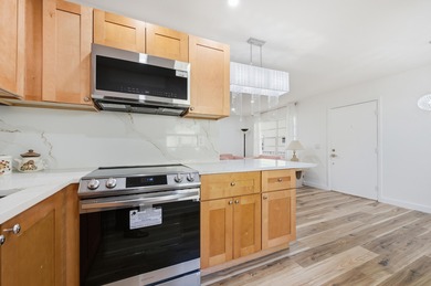 Tastefully renovated and fully furnished 2-bedroom, 2-bath on Kings Point Golf -Flanders Way in Florida - for sale on GolfHomes.com, golf home, golf lot