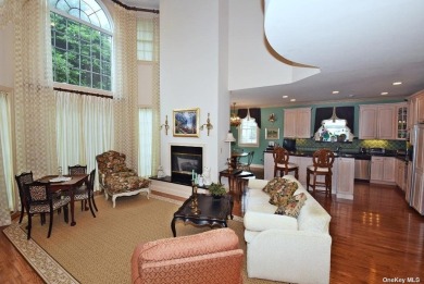 ***PRICE JUST REDUCED***   LUXURIOUS VILLA IN THE GREENS with on The Greens At Half Hollow in New York - for sale on GolfHomes.com, golf home, golf lot