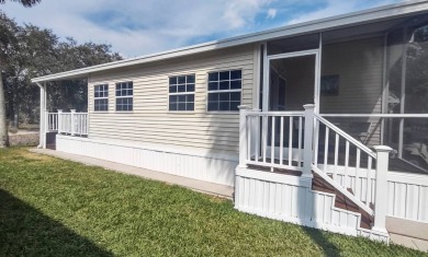 This immaculate 2 Bedroom/1.5 bath park home has 670 sq.ft. of on The Great Outdoors Golf and Country Club in Florida - for sale on GolfHomes.com, golf home, golf lot