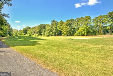 CAN'T BEAT THIS LOCATION situated on the 18th fairway of on Braelinn Golf Club in Georgia - for sale on GolfHomes.com, golf home, golf lot