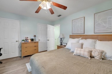 This adorable townhouse is in the most convenient location to on Hilaman Park Golf Course in Florida - for sale on GolfHomes.com, golf home, golf lot