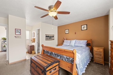 Welcome to your bright, 2-story, end-unit townhome in the Villa on Arroyo Del Oso Golf Course in New Mexico - for sale on GolfHomes.com, golf home, golf lot