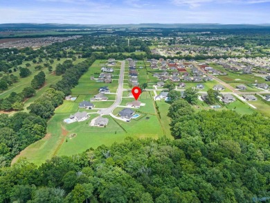 Check out this one owner, single story rancher sitting on over on Colonial Golf Course in Alabama - for sale on GolfHomes.com, golf home, golf lot