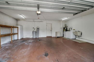 Discover the potential in this spacious 3bd/3ba townhome located on IMG Academies Golf and Country Club in Florida - for sale on GolfHomes.com, golf home, golf lot