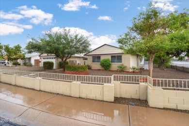 This lovely three-bedroom, two-bath home in Sun City features a on Sun City Country Club in Arizona - for sale on GolfHomes.com, golf home, golf lot