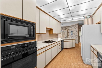 Welcome to this beautiful home in the sought-after Corbin Hills on Corbin Hills Golf Club in North Carolina - for sale on GolfHomes.com, golf home, golf lot