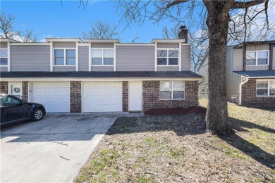 Beautifully remodeled townhouse with ample space! The living on River Oaks Golf Course in Missouri - for sale on GolfHomes.com, golf home, golf lot