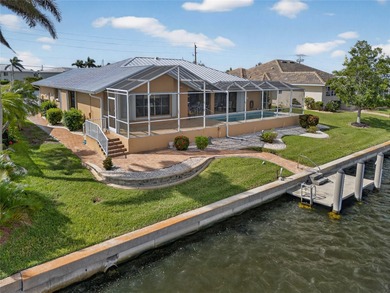 PUNTA GORDA ISLES! EXCEPTIONAL 3 BEDROOM, 2 BATH, 2-CAR GARAGE on Saint Andrews South Golf Club in Florida - for sale on GolfHomes.com, golf home, golf lot