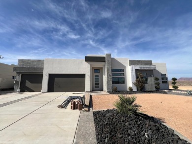 Elevated above the city and Sunbrook Golf course, this is on Sunbrook Golf Course in Utah - for sale on GolfHomes.com, golf home, golf lot