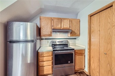 his beautifully maintained mid-unit townhome offers the perfect on Valleywood Golf Course in Minnesota - for sale on GolfHomes.com, golf home, golf lot