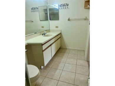 $10,000 PRICE ADJUSTMENT on This charming 2-bedroom, 2-bath on Lansbrook Golf Club in Florida - for sale on GolfHomes.com, golf home, golf lot