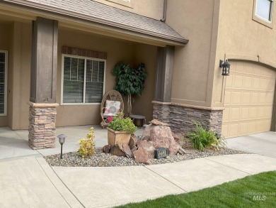 Custom home in prestigious Carriage Hill! Built by premier on Hunters Point Golf Club in Idaho - for sale on GolfHomes.com, golf home, golf lot