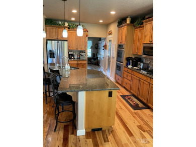 Custom home in prestigious Carriage Hill! Built by premier on Hunters Point Golf Club in Idaho - for sale on GolfHomes.com, golf home, golf lot