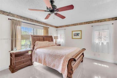 Welcome to this charming 2 bedroom, 2 bathroom ground-floor on Hollybrook Golf and Tennis Club  in Florida - for sale on GolfHomes.com, golf home, golf lot