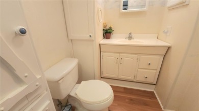 LOOKING FOR A FLORIDA GETAWAY? This cheerful one bed, 1 1/2 bath on River Run Golf Links in Florida - for sale on GolfHomes.com, golf home, golf lot