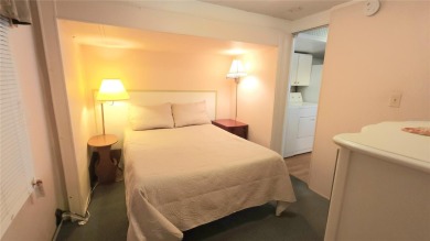 LOOKING FOR A FLORIDA GETAWAY? This cheerful one bed, 1 1/2 bath on River Run Golf Links in Florida - for sale on GolfHomes.com, golf home, golf lot