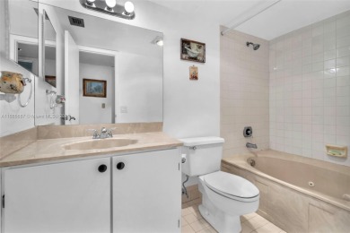 Welcome to this charming 2 bedroom, 2 bathroom ground-floor on Hollybrook Golf and Tennis Club  in Florida - for sale on GolfHomes.com, golf home, golf lot