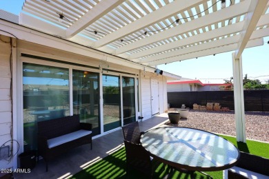 Beautifully remodeled in Sun City south! This charming & on Sun City South Golf Course in Arizona - for sale on GolfHomes.com, golf home, golf lot