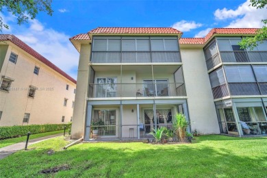 Welcome to this charming 2 bedroom, 2 bathroom ground-floor on Hollybrook Golf and Tennis Club  in Florida - for sale on GolfHomes.com, golf home, golf lot