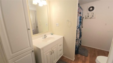 LOOKING FOR A FLORIDA GETAWAY? This cheerful one bed, 1 1/2 bath on River Run Golf Links in Florida - for sale on GolfHomes.com, golf home, golf lot