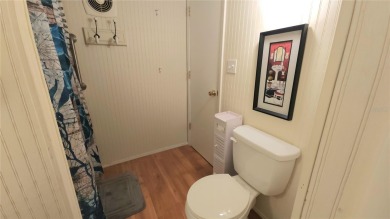 LOOKING FOR A FLORIDA GETAWAY? This cheerful one bed, 1 1/2 bath on River Run Golf Links in Florida - for sale on GolfHomes.com, golf home, golf lot