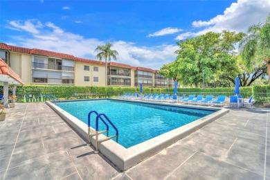 Welcome to this charming 2 bedroom, 2 bathroom ground-floor on Hollybrook Golf and Tennis Club  in Florida - for sale on GolfHomes.com, golf home, golf lot