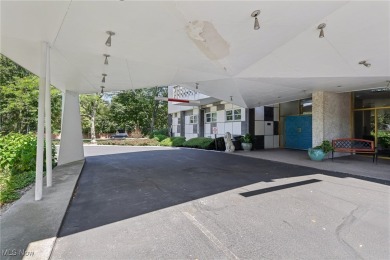 Welcome home to this great condo in the Carlton House. Located on Portage Country Club in Ohio - for sale on GolfHomes.com, golf home, golf lot