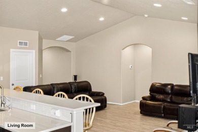 PRICE IMPROVED -- your opportunity just got even better! Welcome on Hunters Point Golf Club in Idaho - for sale on GolfHomes.com, golf home, golf lot