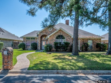 This one-owner garden home is located in the Oak Hurst golf for sale on GolfHomes.com