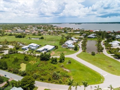 This is your opportunity to live in Marsh Pointe! This over on Riverbend Golf and Country Club in Florida - for sale on GolfHomes.com, golf home, golf lot