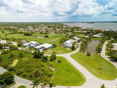 This is your opportunity to live in Marsh Pointe! This over on Riverbend Golf and Country Club in Florida - for sale on GolfHomes.com, golf home, golf lot