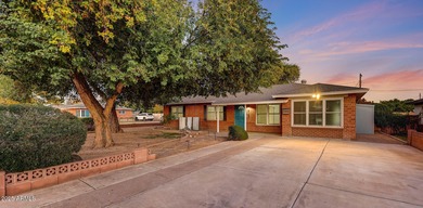 Beautifully updated 3 bed, 2 bath block home with a den on a on Palo Verde Golf Course in Arizona - for sale on GolfHomes.com, golf home, golf lot