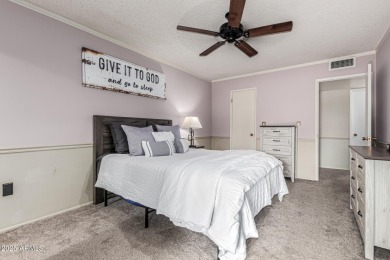 WELCOME HOME to this beautiful end-unit home! Boasting  2BR & 1 on Sun City Lakes West and East in Arizona - for sale on GolfHomes.com, golf home, golf lot