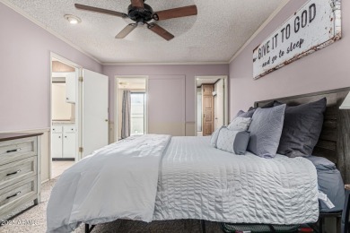 WELCOME HOME to this beautiful end-unit home! Boasting  2BR & 1 on Sun City Lakes West and East in Arizona - for sale on GolfHomes.com, golf home, golf lot