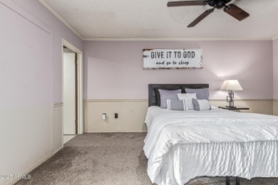 WELCOME HOME to this beautiful end-unit home! Boasting  2BR & 1 on Sun City Lakes West and East in Arizona - for sale on GolfHomes.com, golf home, golf lot