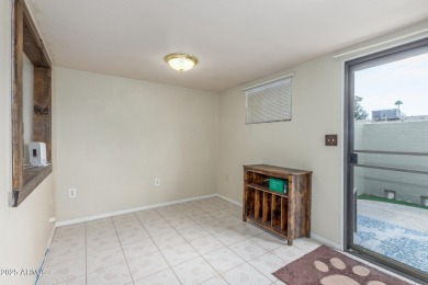 WELCOME HOME to this beautiful end-unit home! Boasting  2BR & 1 on Sun City Lakes West and East in Arizona - for sale on GolfHomes.com, golf home, golf lot