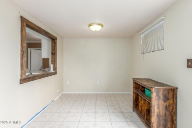 WELCOME HOME to this beautiful end-unit home! Boasting  2BR & 1 on Sun City Lakes West and East in Arizona - for sale on GolfHomes.com, golf home, golf lot