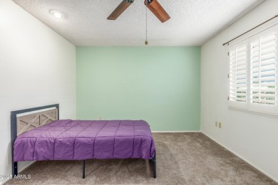 WELCOME HOME to this beautiful end-unit home! Boasting  2BR & 1 on Sun City Lakes West and East in Arizona - for sale on GolfHomes.com, golf home, golf lot