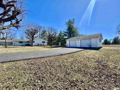 Move-In-Ready 3 Bedroom, 2 Bath Home on a Cul-de-sac with Golf on Pine Lakes Golf Course in Illinois - for sale on GolfHomes.com, golf home, golf lot