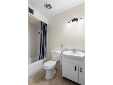 Adorable MOVE-IN READY 2-bedroom, 2-bathroom home with a POND on North Lakes Golf Course in Florida - for sale on GolfHomes.com, golf home, golf lot